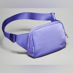 Like new Lululemon 2L Belt Bag in Dark Lavender